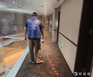 威博士